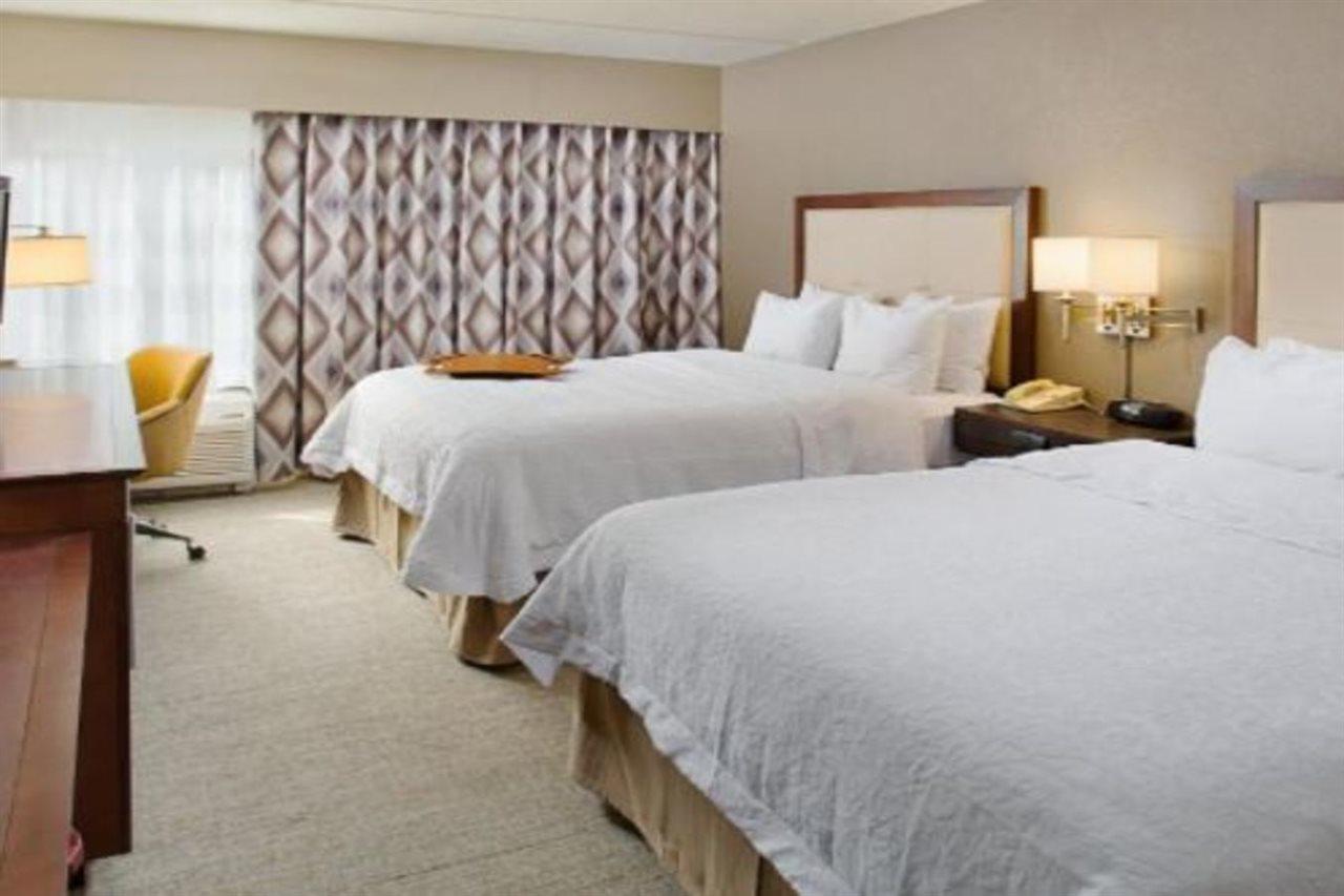 Hampton Inn Philadelphia/Willow Grove Exterior photo
