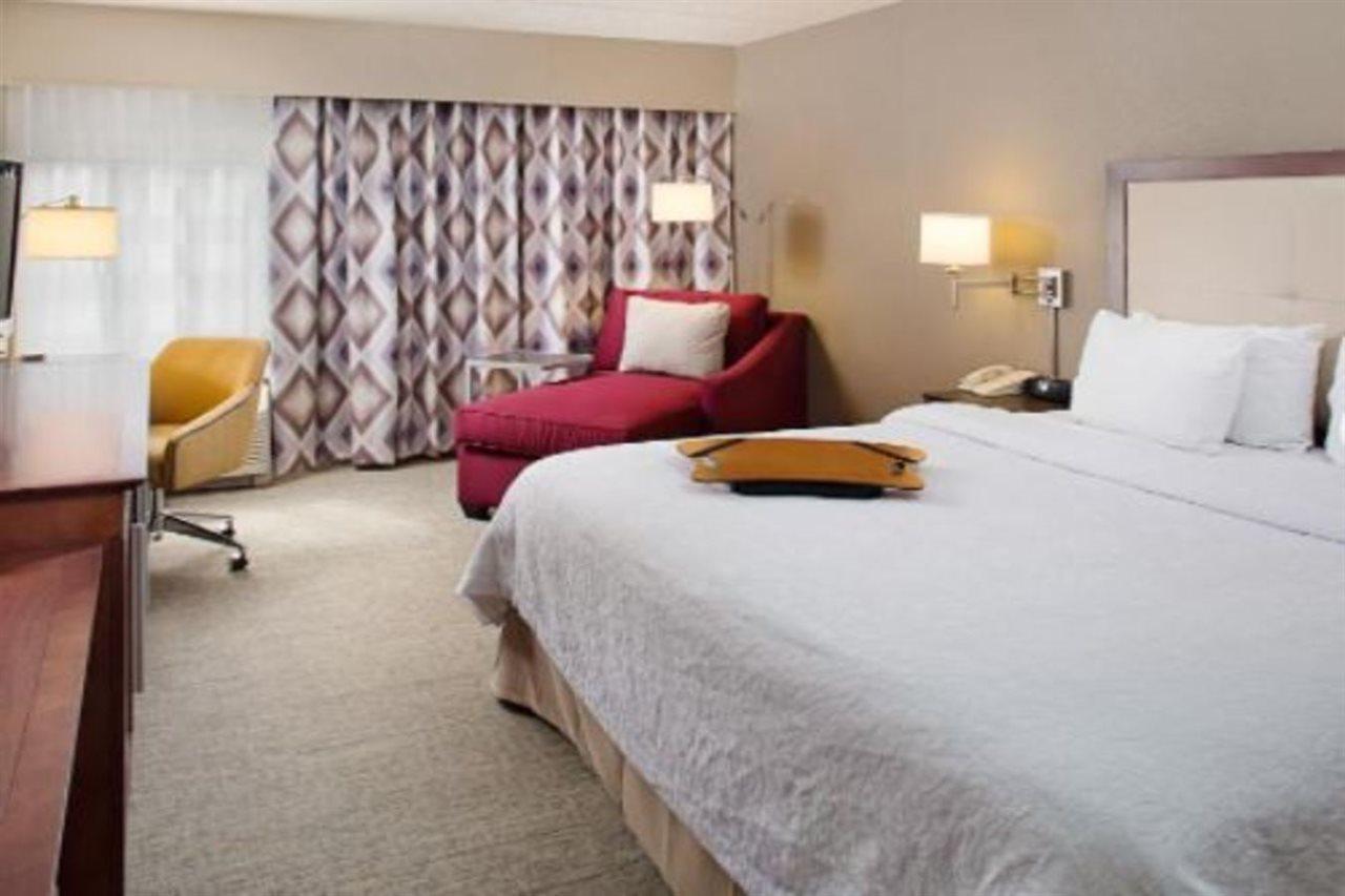 Hampton Inn Philadelphia/Willow Grove Exterior photo