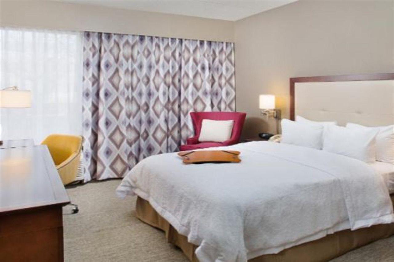 Hampton Inn Philadelphia/Willow Grove Exterior photo