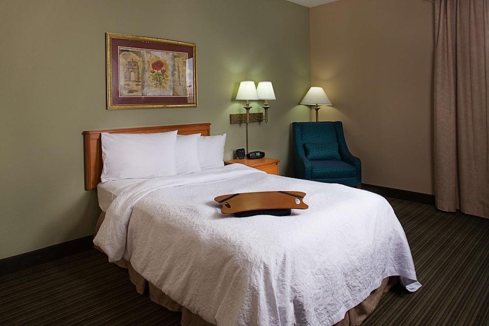 Hampton Inn Philadelphia/Willow Grove Exterior photo
