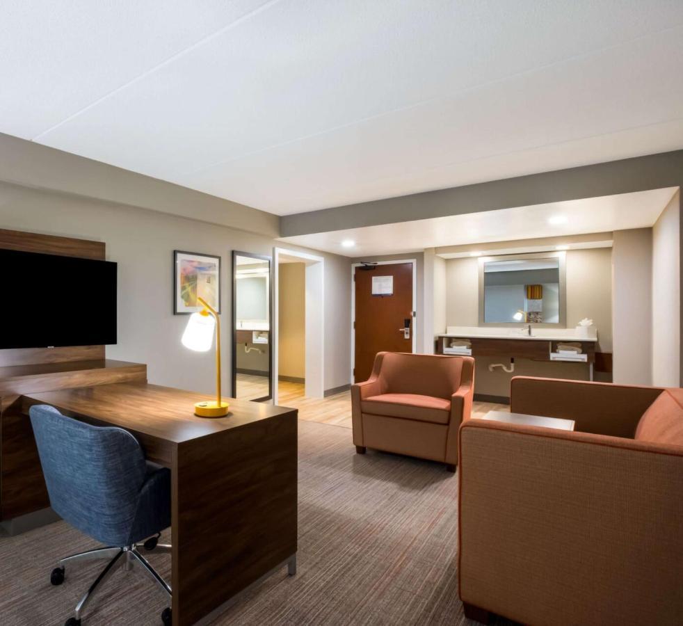 Hampton Inn Philadelphia/Willow Grove Exterior photo