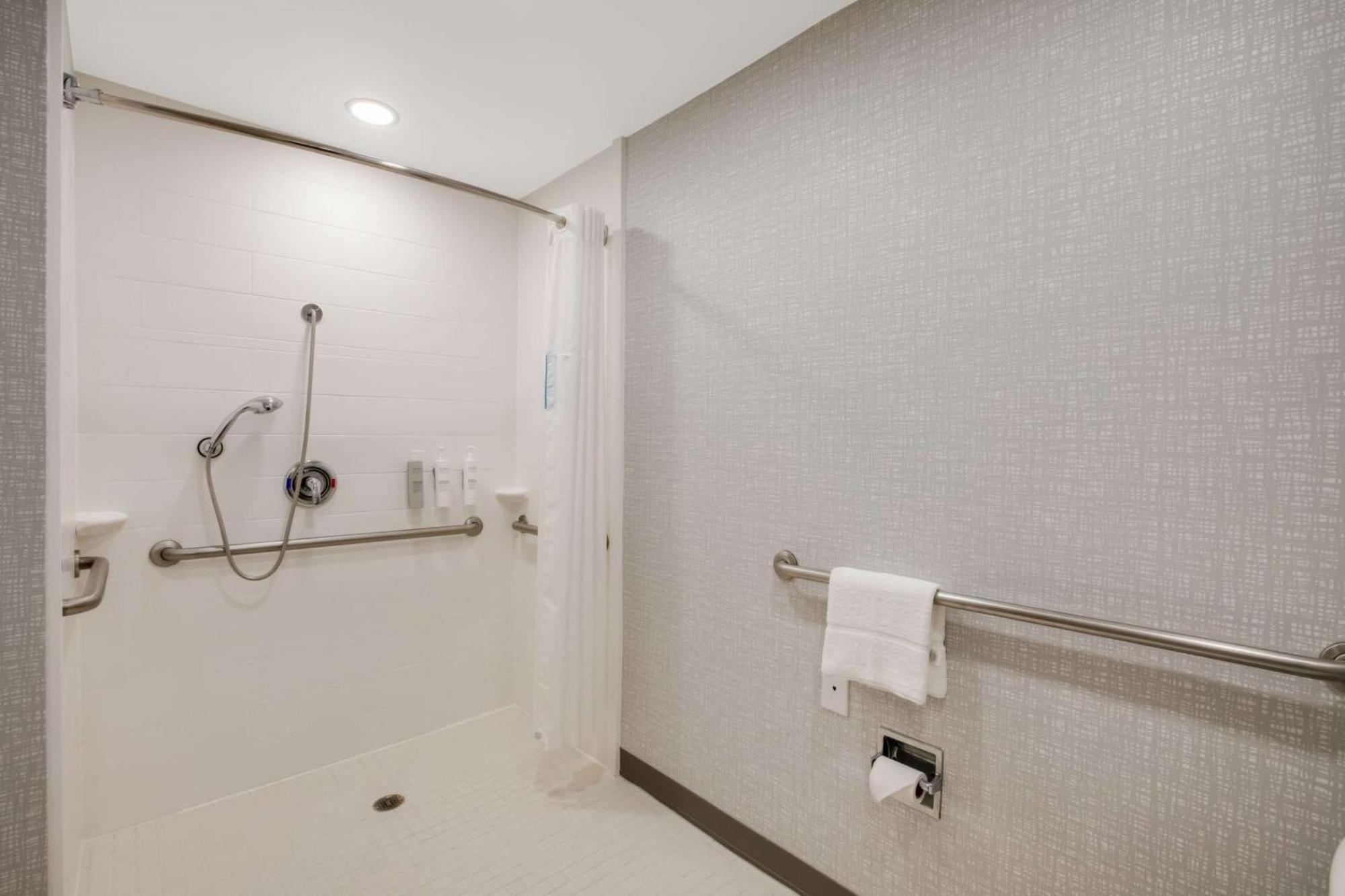 Hampton Inn Philadelphia/Willow Grove Exterior photo