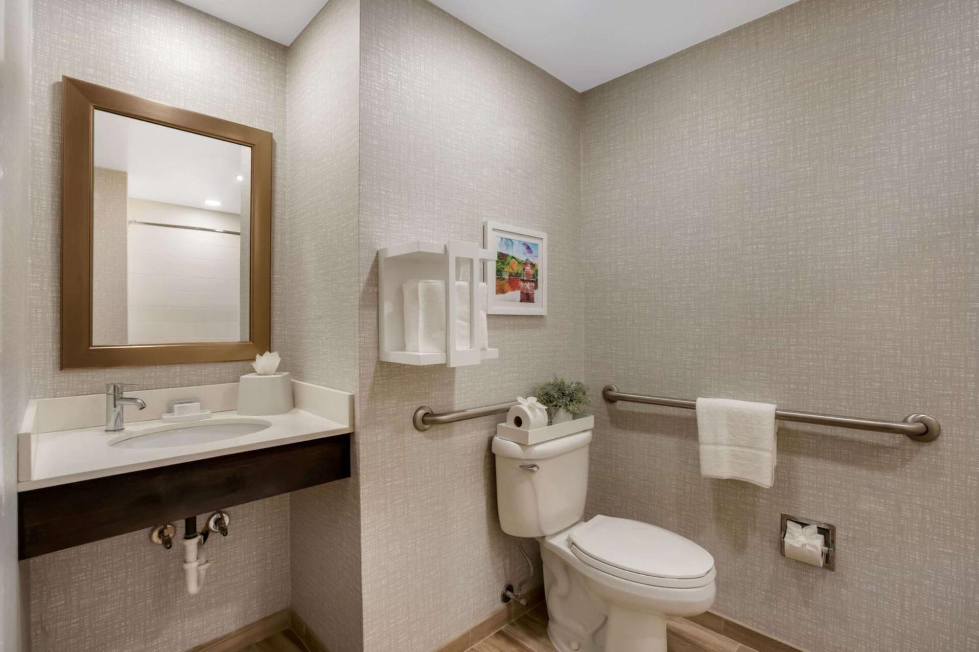 Hampton Inn Philadelphia/Willow Grove Exterior photo
