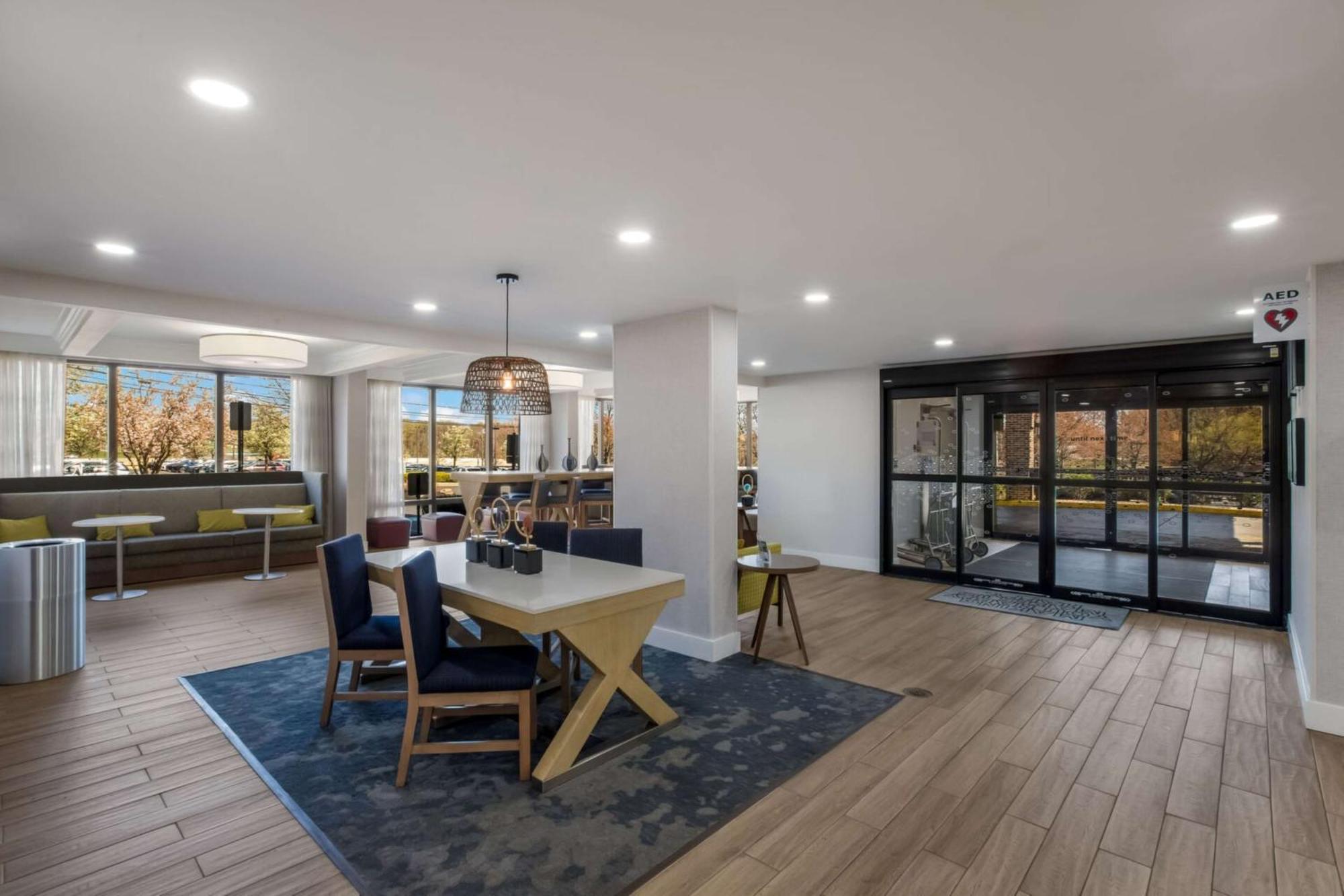 Hampton Inn Philadelphia/Willow Grove Exterior photo