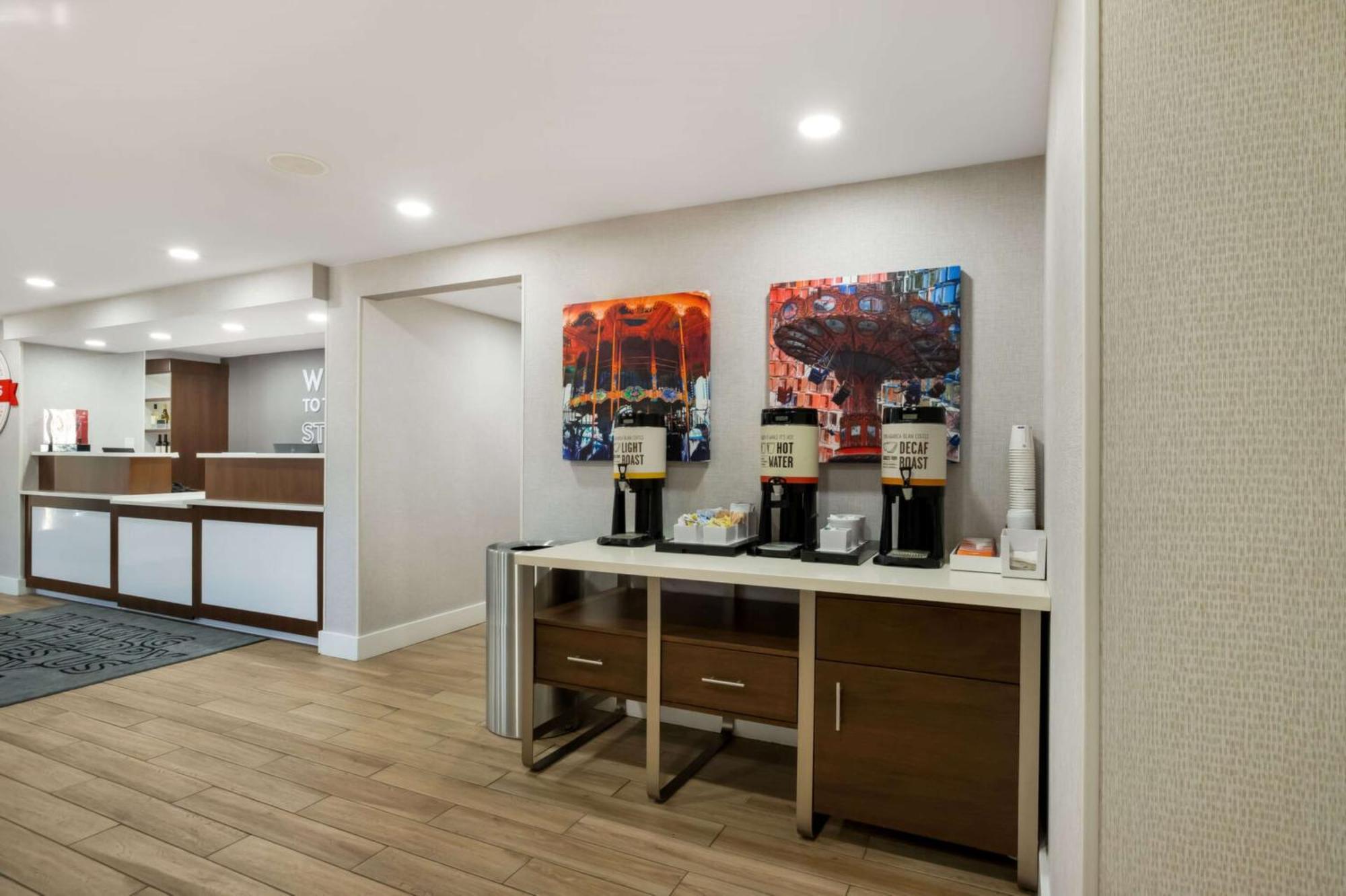 Hampton Inn Philadelphia/Willow Grove Exterior photo